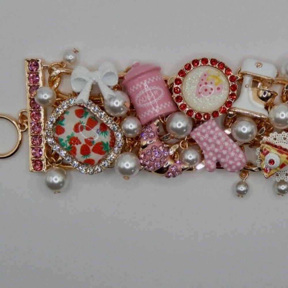 Betsey Johnson babycakes statement - Picture 4 of 7